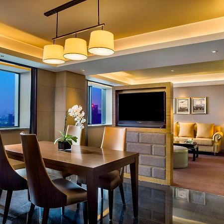 Sofitel Zhengzhou International Hotel Exterior photo