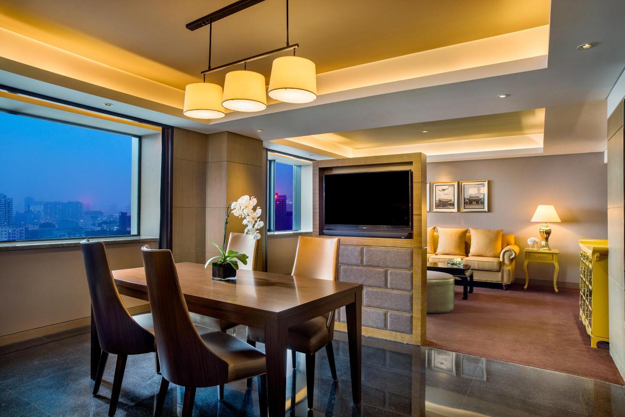 Sofitel Zhengzhou International Hotel Exterior photo